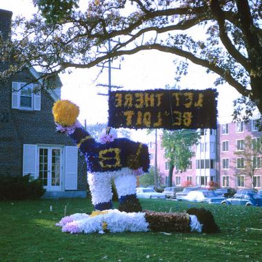 Homecoming has always been a beloved tradition at Beloit. In addition to the parades 和 events, students would make house decorations we...